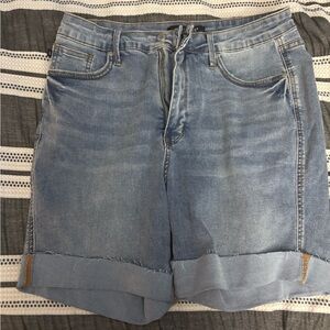 Judy Blue Light Wash Denim Shorts